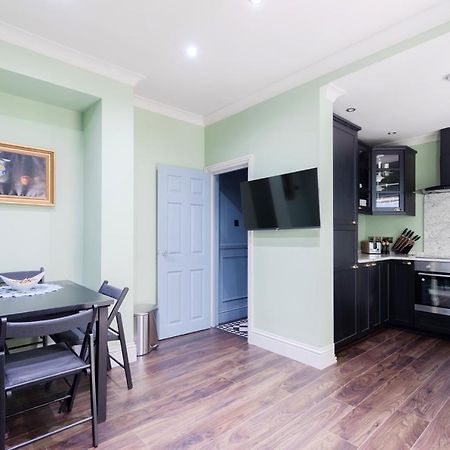 Central Stylish 2-Bed Apartment In ลอนดอน ภายนอก รูปภาพ